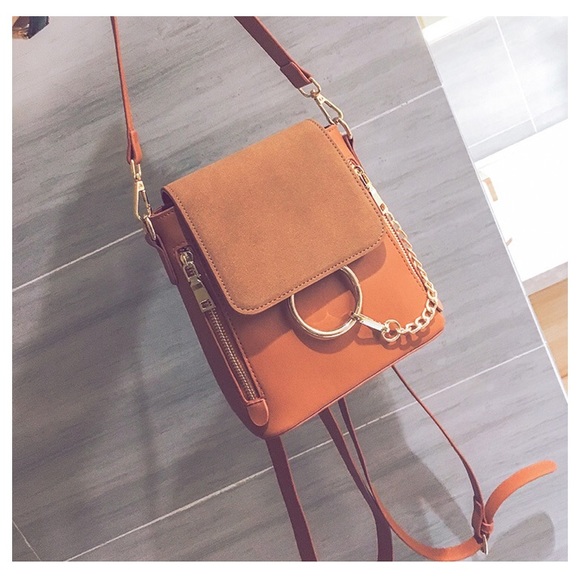 Just In! 🆕 VERONA O Ring Chain Buckle Backpack - Picture 3 of 8